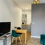 Apartament Z Ogrodkiem I Garazem