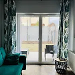 Apartament Z Ogrodkiem I Garazem